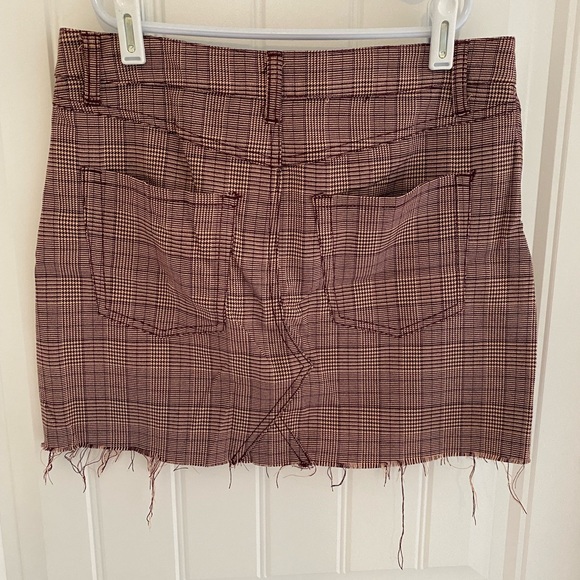 TILLY’S - Sky & Sparrow 90’s inspired distressed grunge plaid mini skirt - Picture 5 of 6
